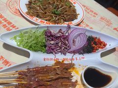 -威记烧嘢·南宁烧烤·超级生牛(绿地店)