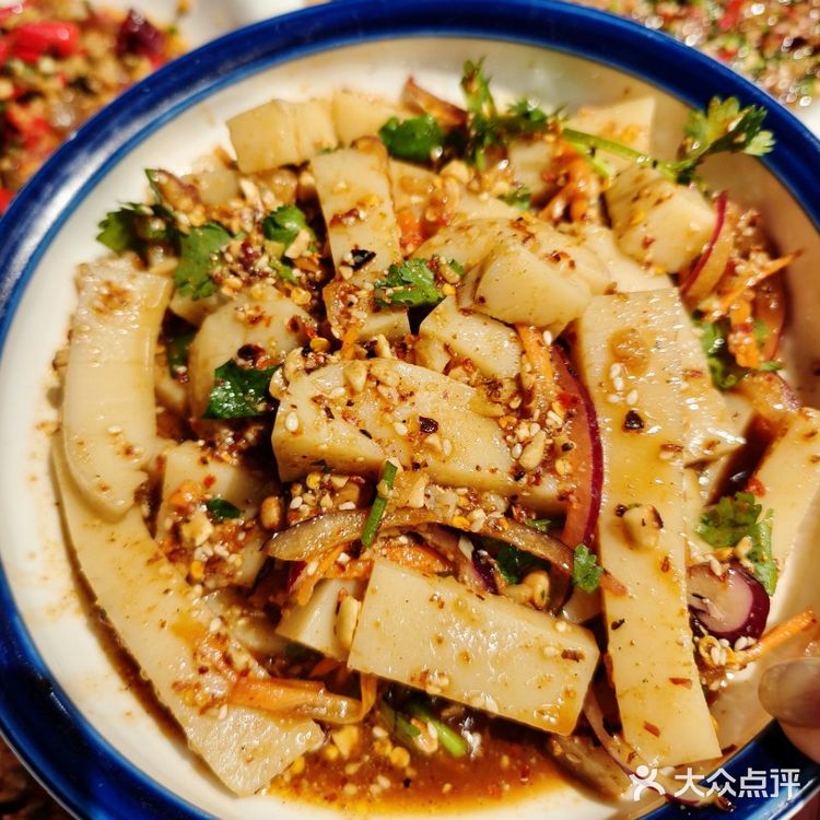 在昆明！发出疯狂尖叫的佤族风味烧烤！！