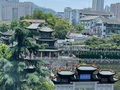 -包整·丝娃娃(一览甲秀楼风景店)