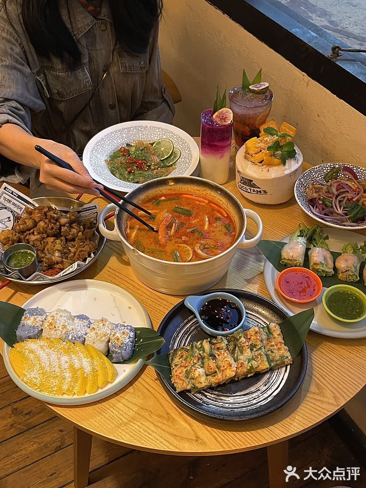 重庆这家泰餐排队也要吃，度假胜地