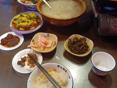 -富正毅三下锅·湘西韵味(天门山索道店)