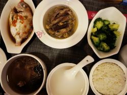 -爱妈月子会所(汕樟总店)