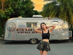 -席娜卡琳火车铁道夜市