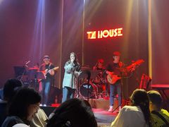-TZ House音乐现场(来福士中心店)