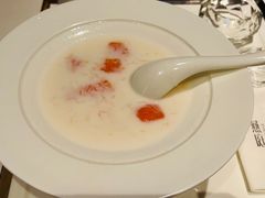 -燕庭·纯燕窝·甜品下午茶(南京西路店)