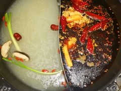 -周周有辣火锅馆(玖耀里店)