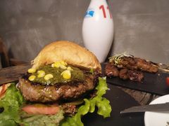 -HIGH FIVE哈福手工汉堡(桂林路店)