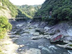 -燕子河大峡谷天坑仙境