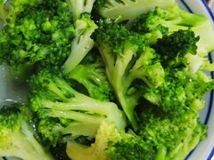鸡汤浸西兰花-阿金大白·上海菜馆(新天地店)