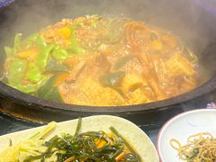 -鱼窝棚柴火铁锅炖(富山屯店)