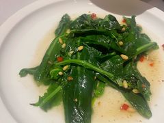 松子炒山苏叶-若蘭慈·无国界素食料理(欢乐海岸店)