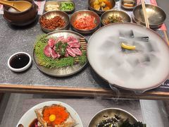 -草家酱蟹炭火烤肉店(珲春南路二店)