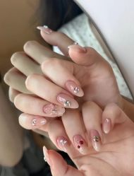 -赢韵美甲美睫瑞士净斑中心