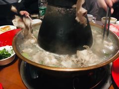 -洞庭洲·防空洞火锅·烧烤·铜锅涮肉(新百广场店)
