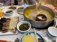 -朴小妹人参鸡汤火锅(长白山万达店)