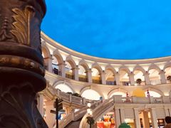 -王府井奥莱临潼小镇(临潼店)