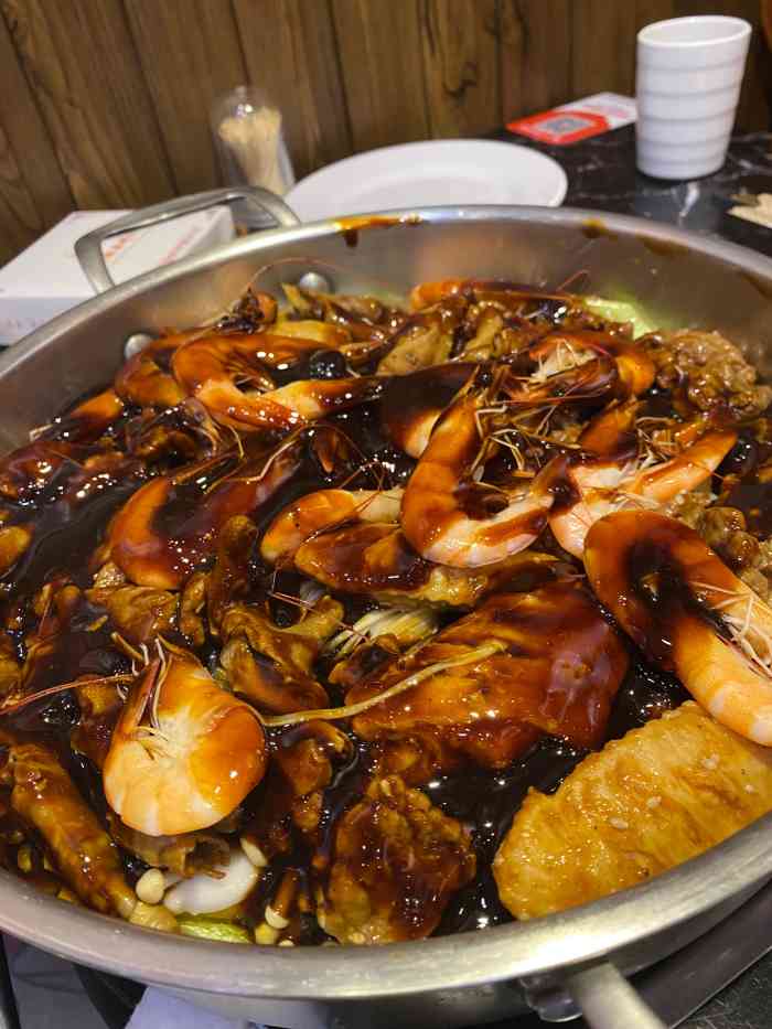 来御来三汁焖锅(东阳银泰城店)-"[薄荷]环境:就是在银泰楼上哦 很好找