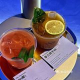 被克莱因蓝色调包围的咖啡馆💙