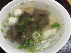 -松树干拌面店