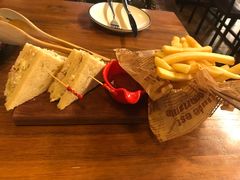 -麦落精酿啤酒餐吧(先农大院店)