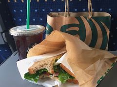 -星巴克(广州南站A18检票口楼上)