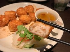 -大头虾越式风味餐厅(光明广场店)