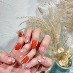 -花岐款式专研健康美甲沙龙