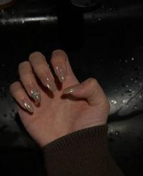 -纤贝儿美甲·科技美肤