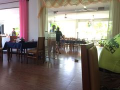 -Neary Khmer Restaurant