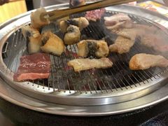 -围炉肉舍•炭烤活鳗•丹东海鲜烤肉(步行街店)