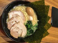 横滨家系拉面-横浜家系ラーメン壱角家(新宿アルタ裏店)