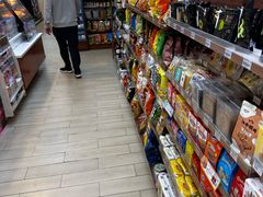 -全家便利店(秀沿路店)