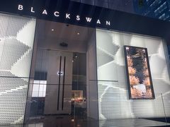 门面-BLACKSWAN黑天鹅(环球店)