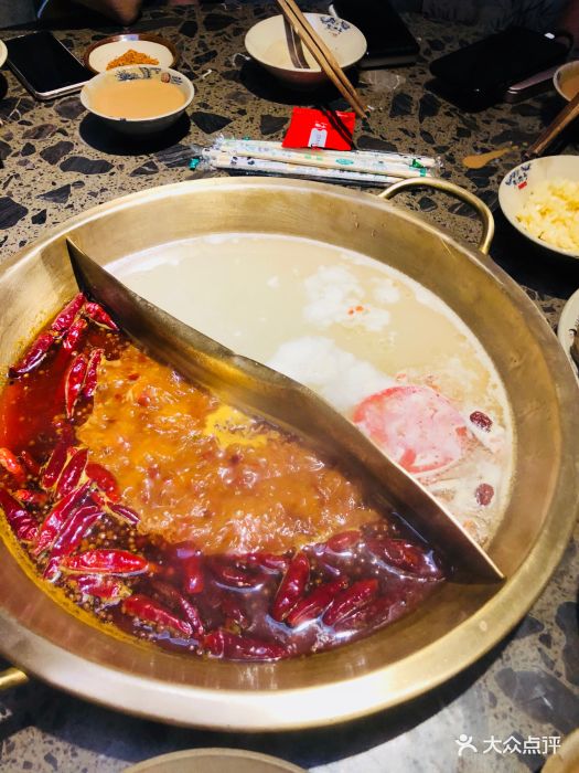 小龙坎老火锅(临河里店)红白鸳鸯锅图片 - 第435张