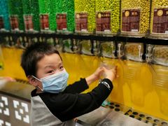 -m豆巧克力世界(上海世茂广场店)