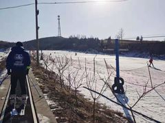 -秦皇古道滑雪场