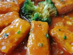 鲍汁手工豆腐-东方之猪四更烤乳猪(金垦总店)