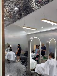 -Tloml salon