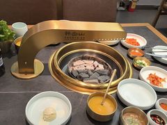 -韩白山·朝鲜族烤牛肉·酱蟹(长宁龙之梦店)