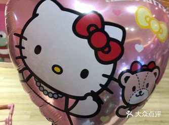 里面的游乐项目全部玩了个遍，饭也很萌，还有3D冰淇淋
