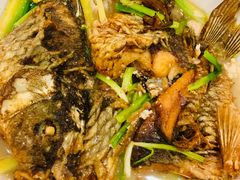 姜葱焗鲤鱼-老东风菜馆·潮汕大排档
