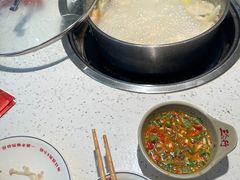 -三人行骨头王火锅(长寿店)