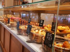 面包甜点陈列柜-分子跳动鲜活面包(五一大道店)