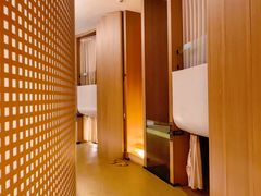 -涨巢·潮玩水疗局