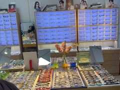 -天空之镜眼镜店蔡司依视路配镜授权零售店(望京颐堤港店)