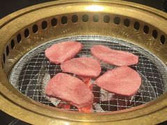-山川小町·极番烧肉(新地假日广场店)