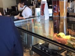 -星巴克臻选(盐城金鹰聚龙湖店)