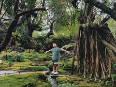 -Chom Cafe and Restaurant