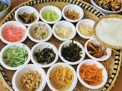 -包整·丝娃娃(一览甲秀楼风景店)