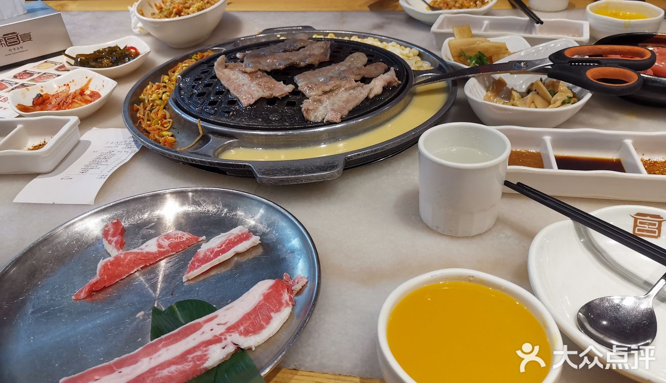 非常不错的一家烤肉店，牛肉非常好吃，有嚼劲